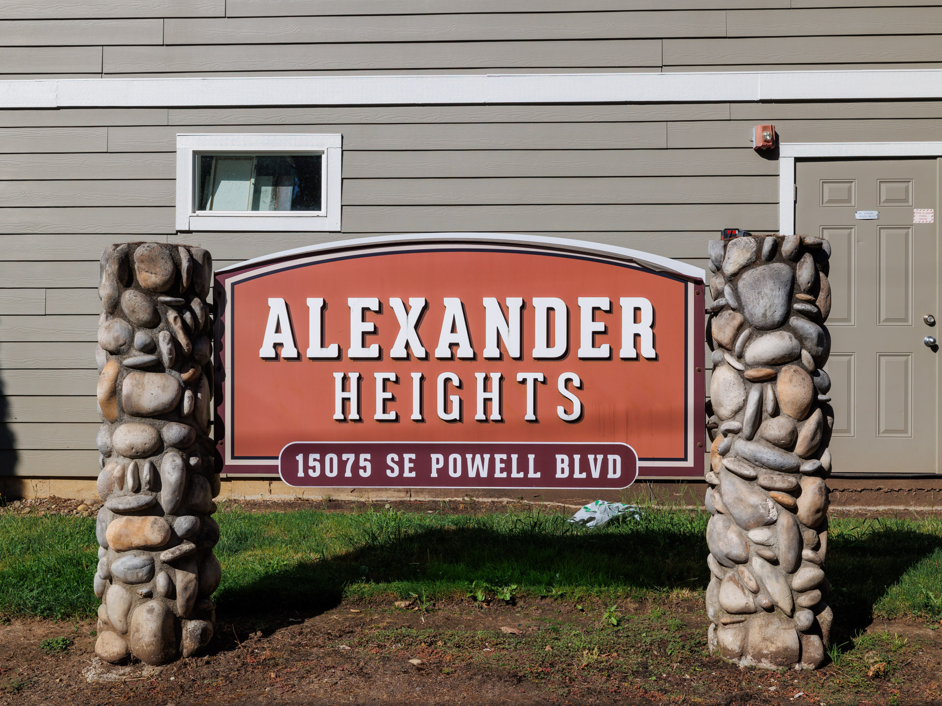 Alexander Heights 15075 SE Powell-1